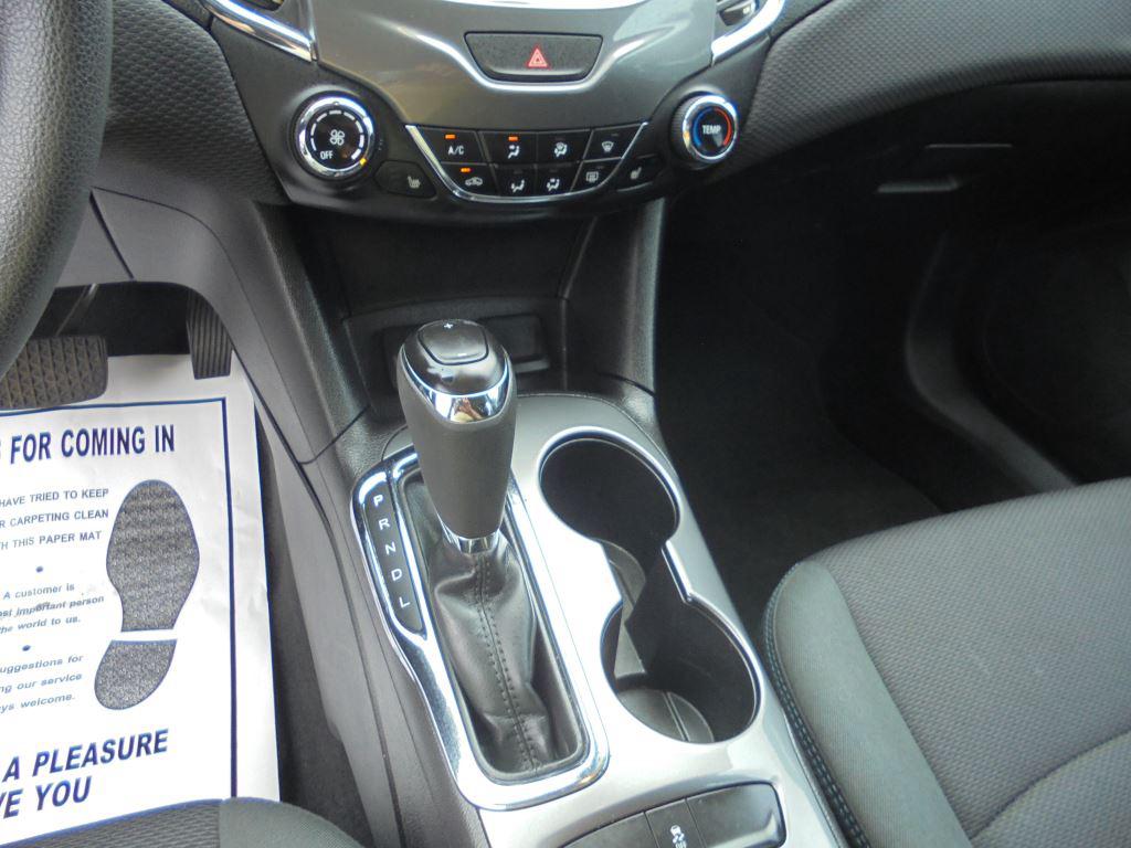 2016 Chevrolet Cruze - $7,988