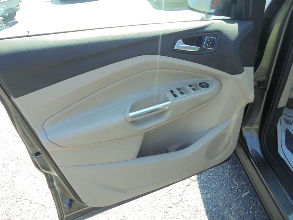 2015 Ford Escape - $8,988