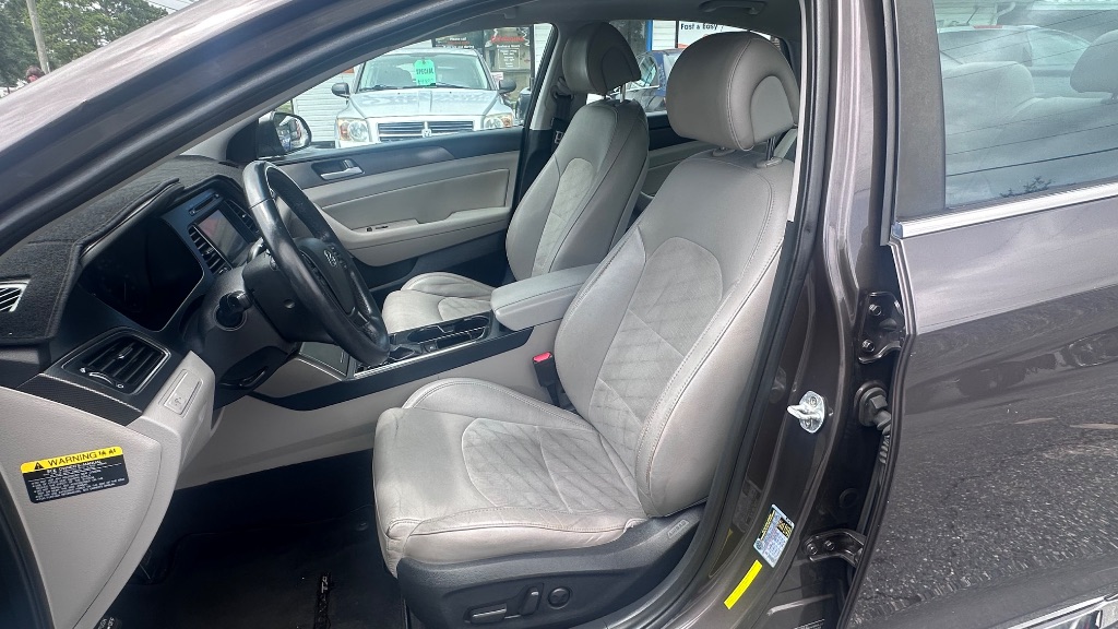 2016 Hyundai Sonata - $9,988