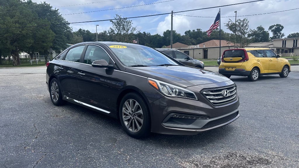 2016 Hyundai Sonata - $9,988