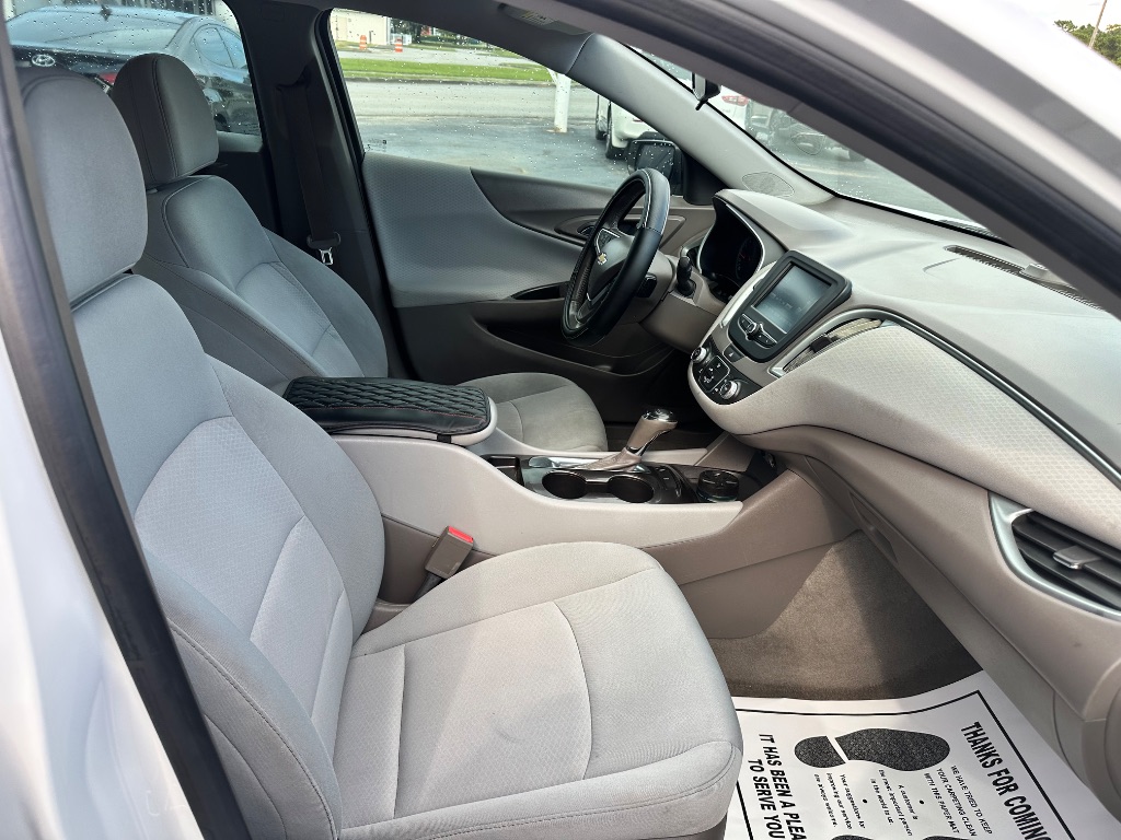 2016 Chevrolet Malibu - $7,988