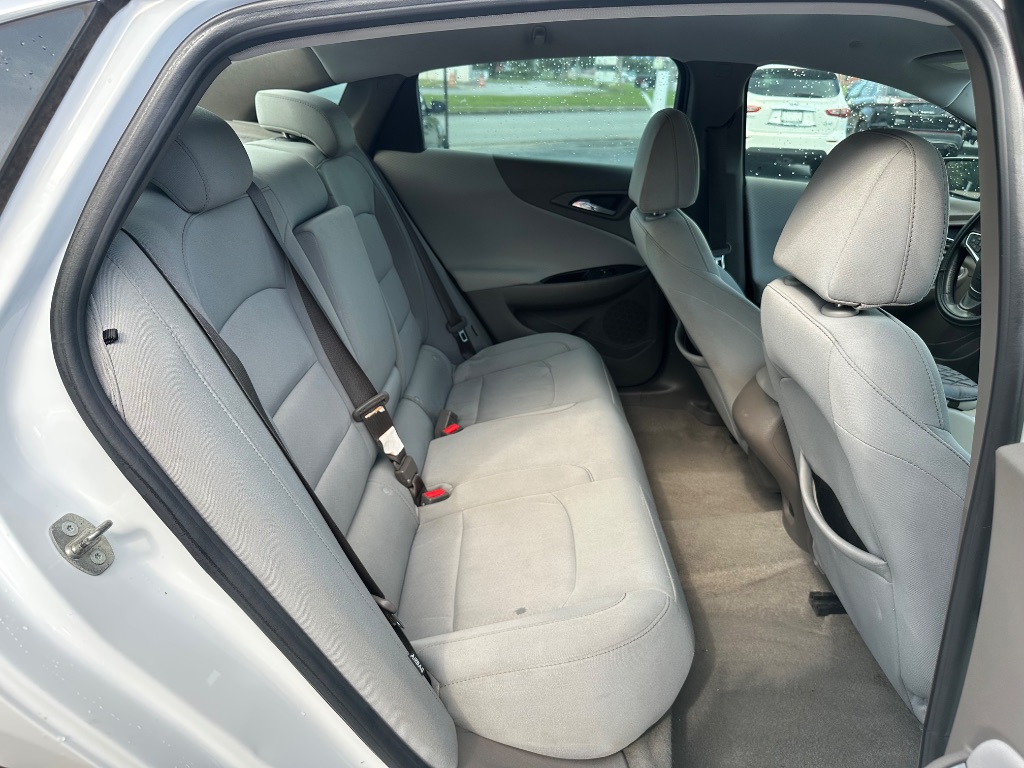 2016 Chevrolet Malibu - $7,988
