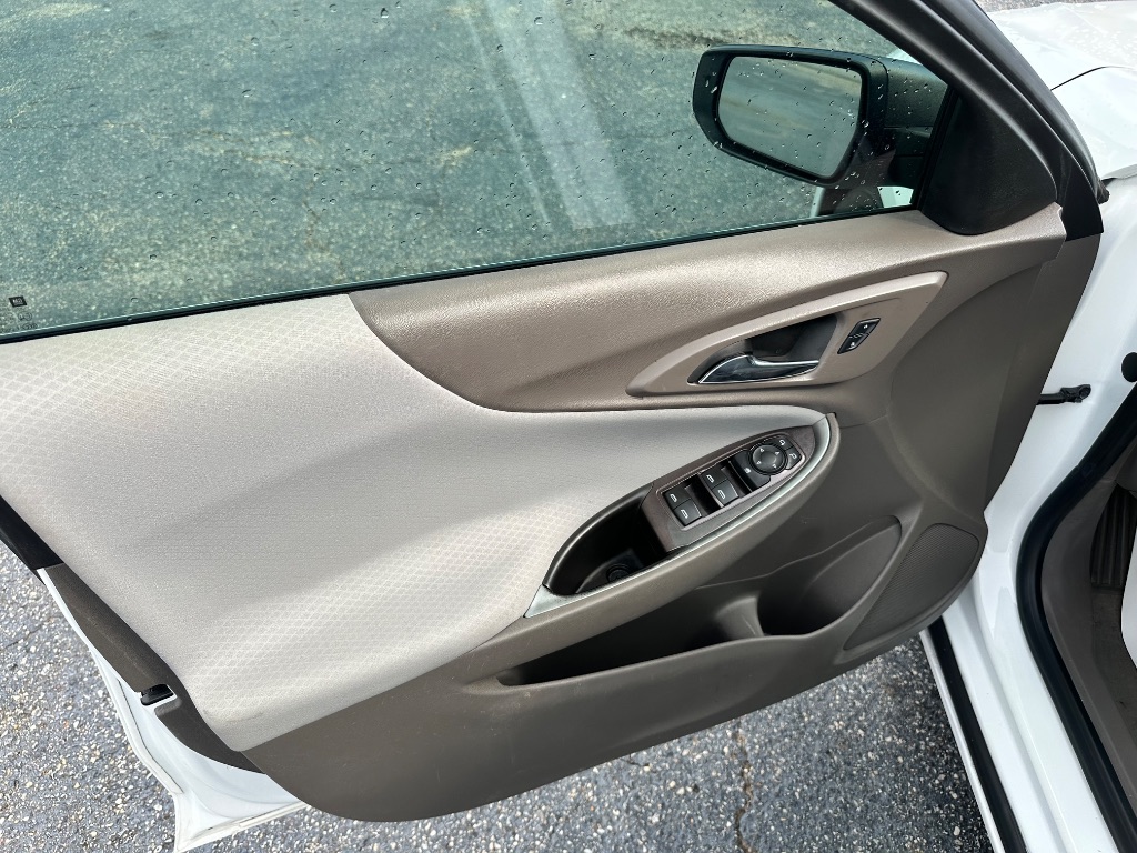 2016 Chevrolet Malibu - $7,988
