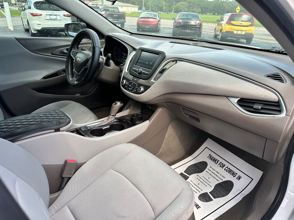 2016 Chevrolet Malibu - $7,988