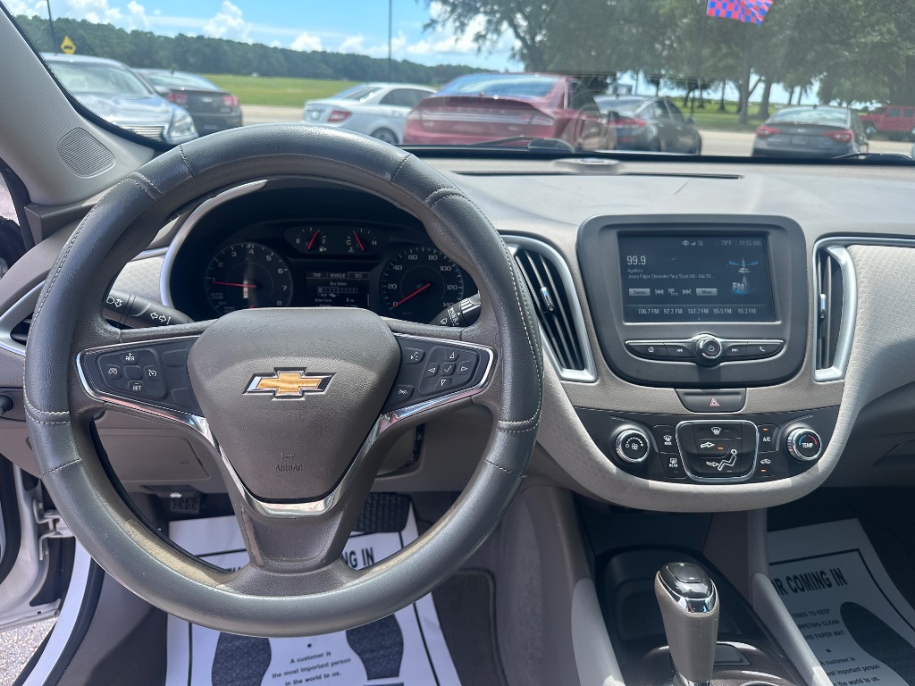 2018 Chevrolet Malibu - $10,988