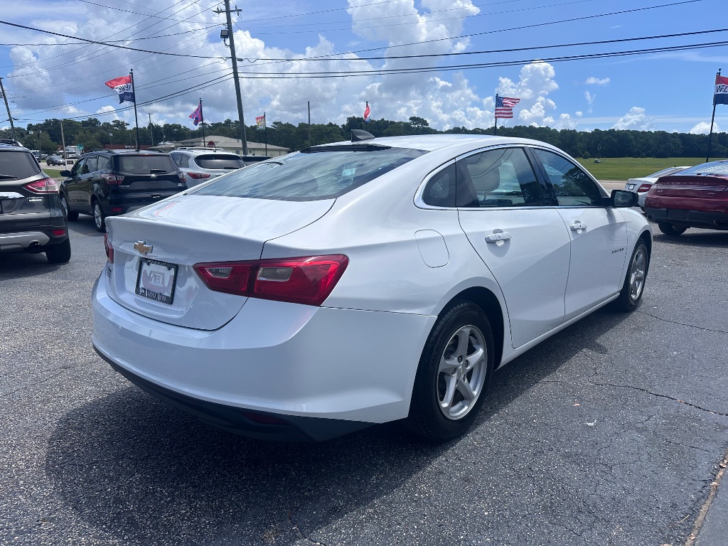 2018 Chevrolet Malibu - $10,988