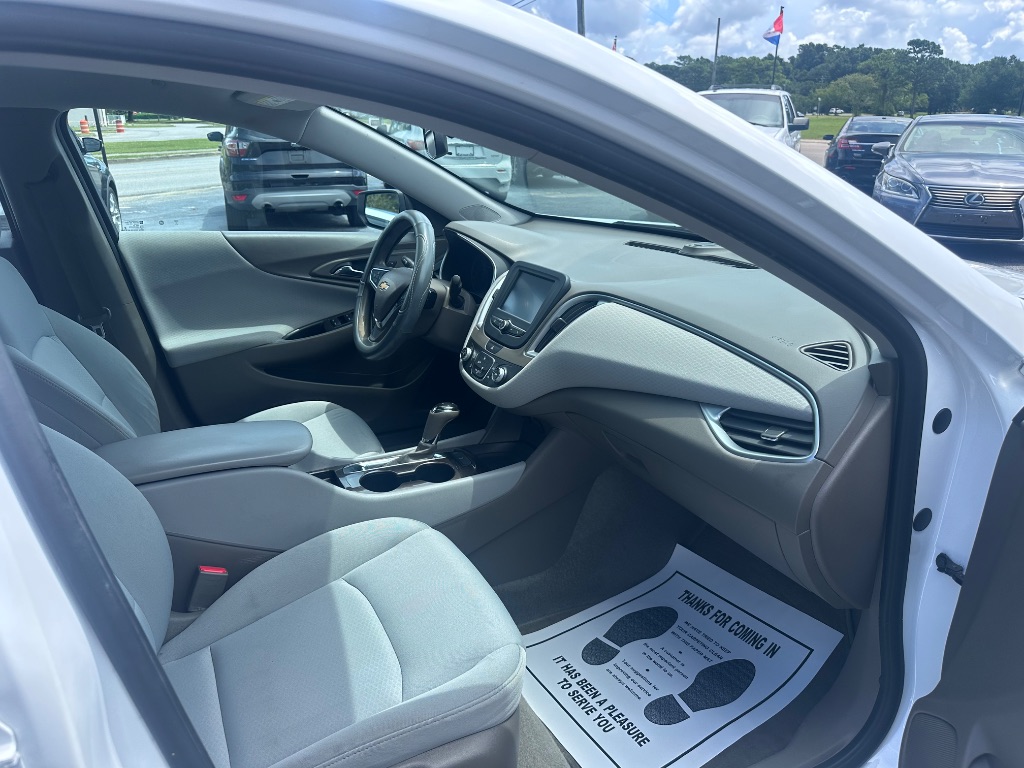 2018 Chevrolet Malibu - $10,988