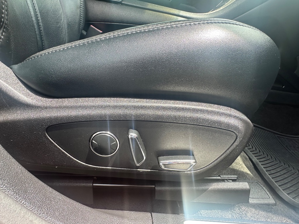 2016 Lincoln MKZ - $10,788