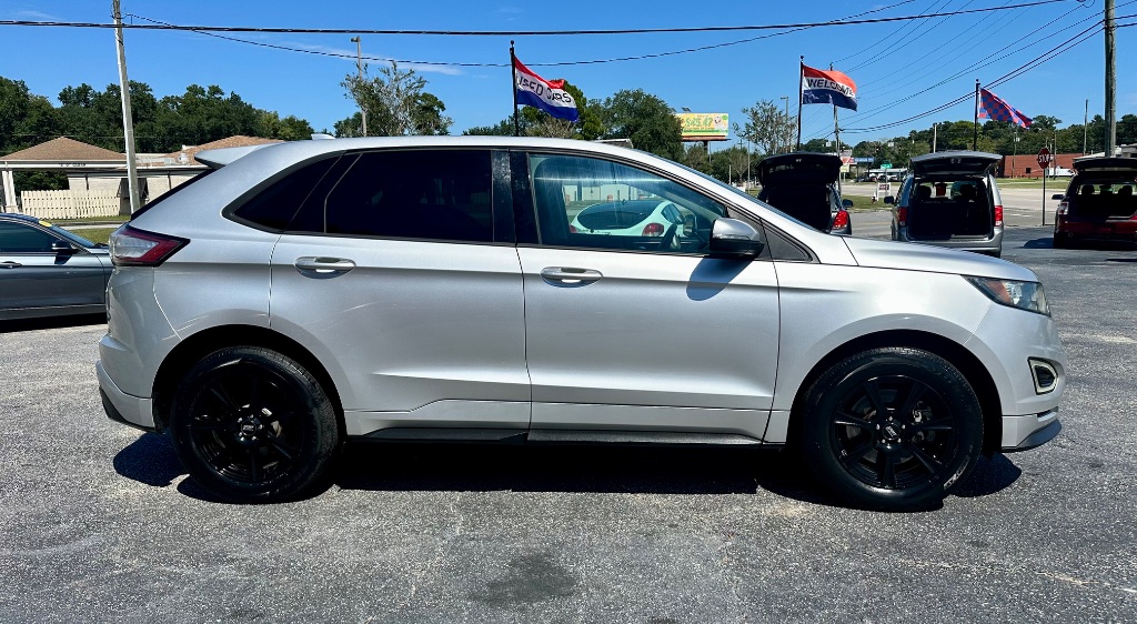 2015 Ford Edge - $9,988