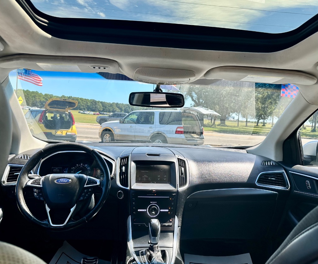 2015 Ford Edge - $9,988