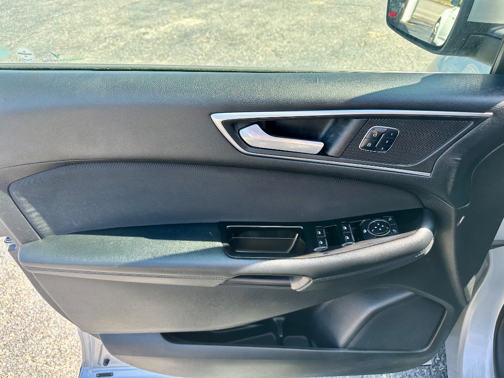 2015 Ford Edge - $9,988