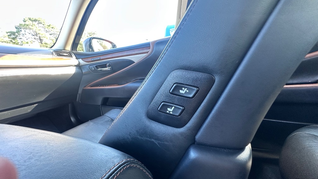 2017 Lexus LS - $31,988