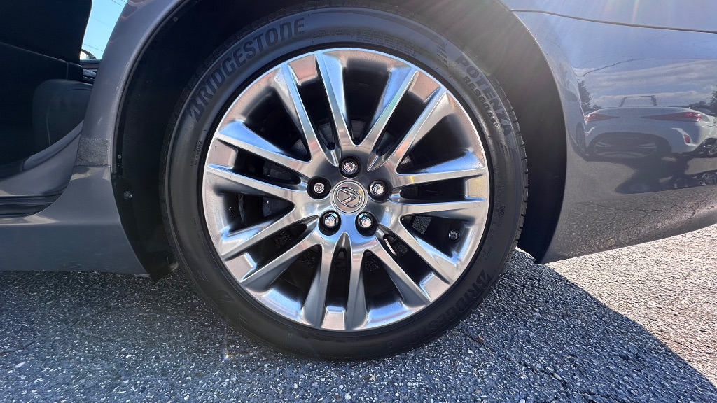 2017 Lexus LS - $31,988