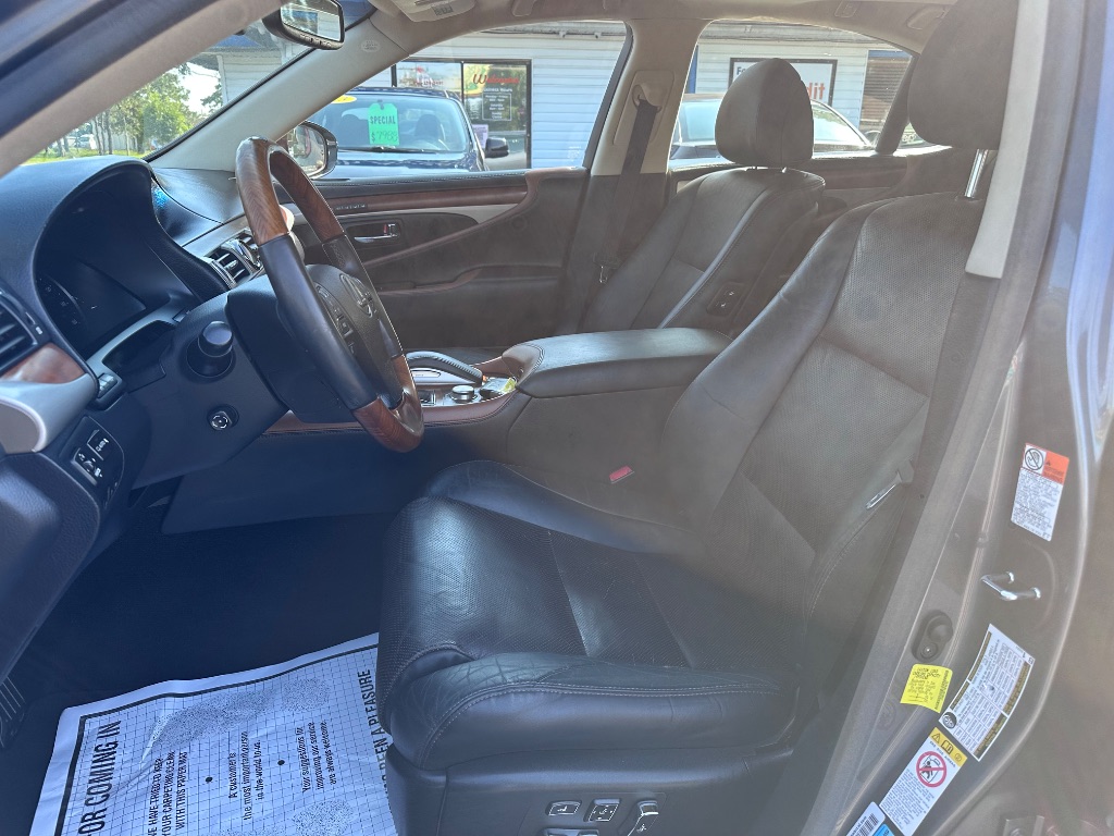 2017 Lexus LS - $31,988