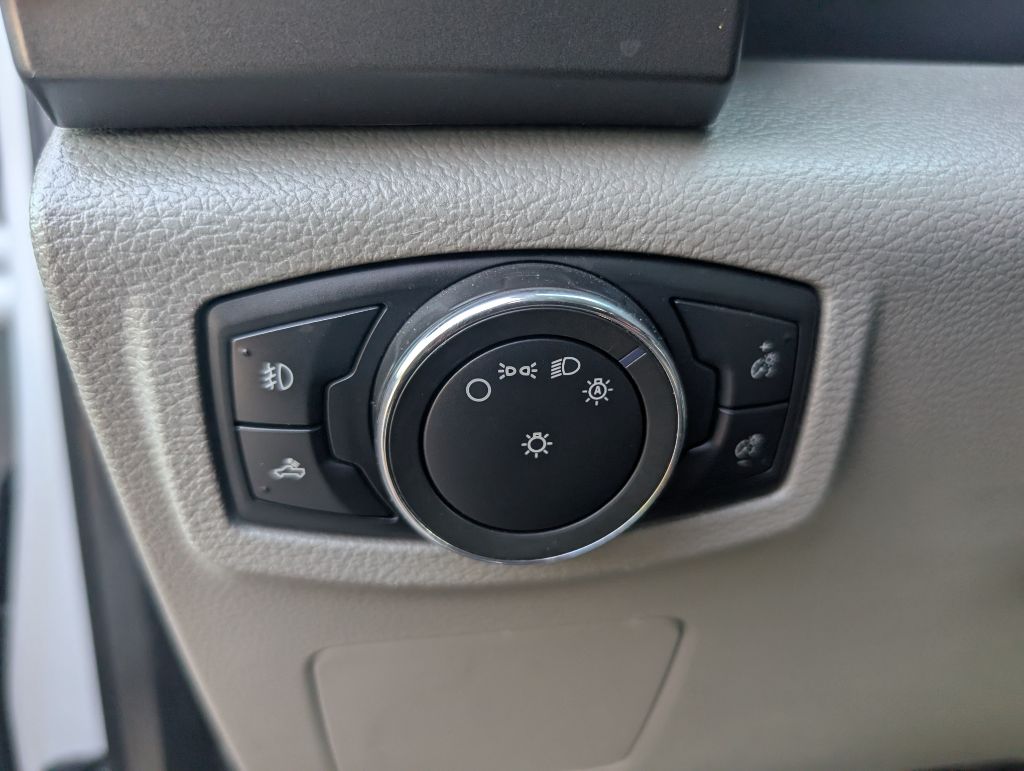 2015 Ford F150 XLT photo