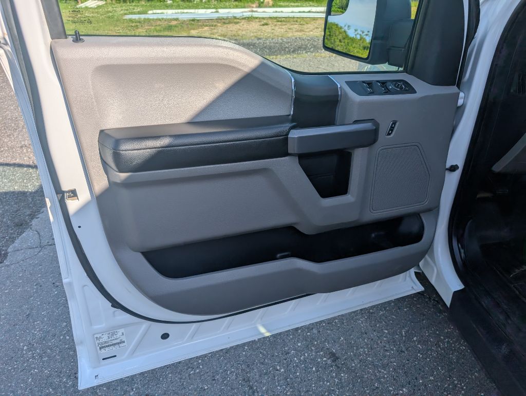 2015 Ford F150 XLT photo