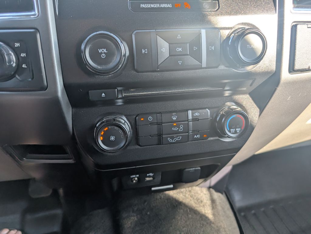 2015 Ford F150 XLT photo