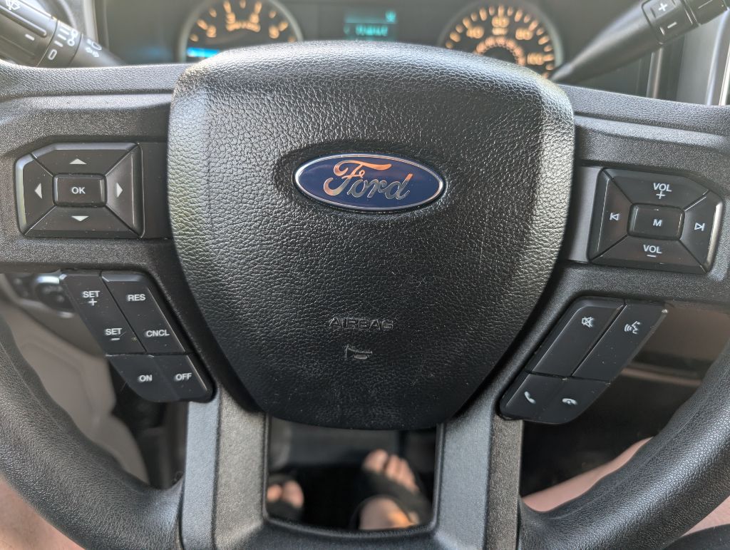 2015 Ford F150 XLT photo