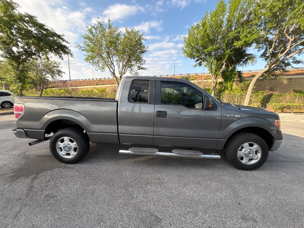 2013 Ford F-150 Lariat photo