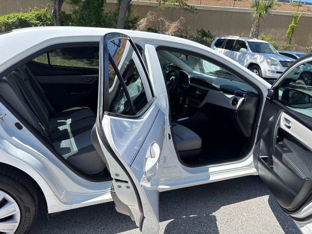 2018 Toyota Corolla LE photo