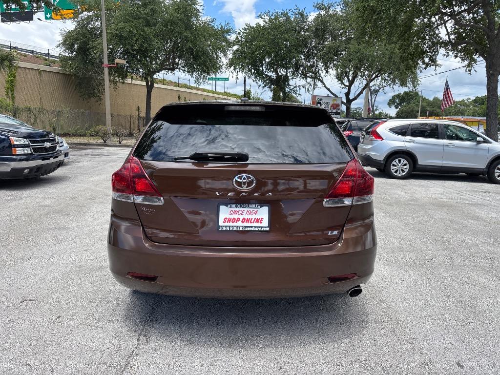 2013 Toyota Venza LE photo