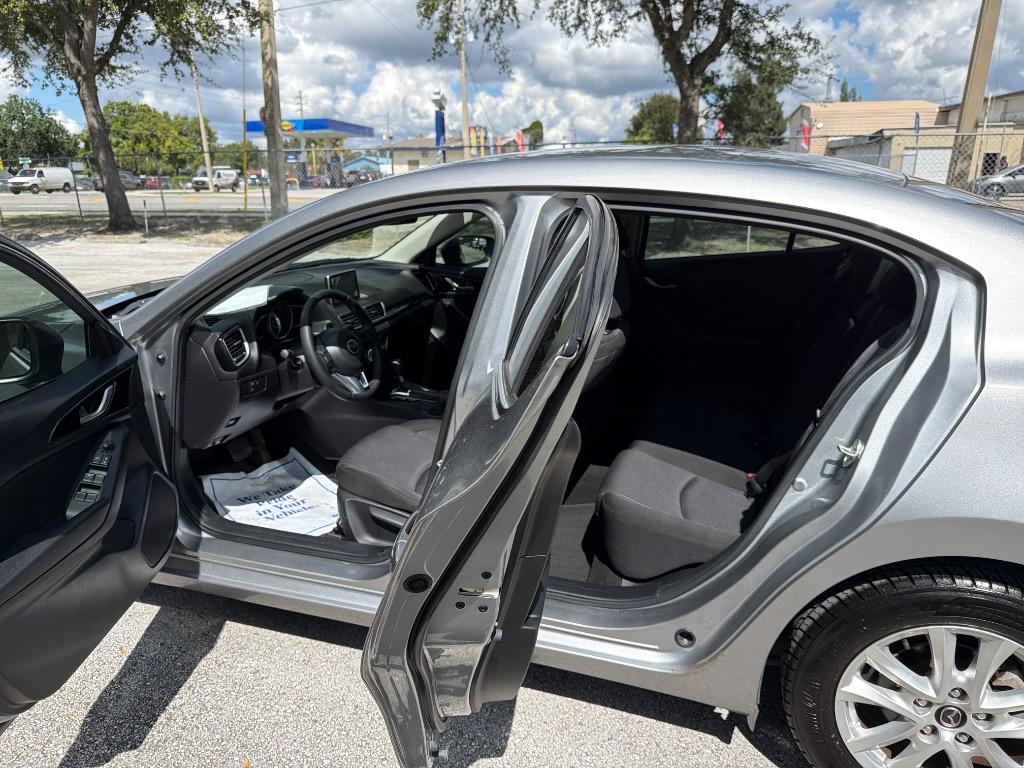 2015 MAZDA MAZDA3 - $8,995