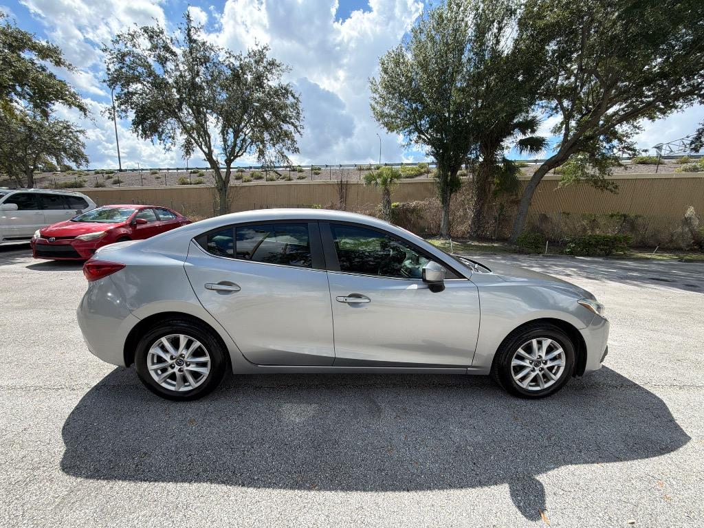 2015 MAZDA MAZDA3 - $8,995
