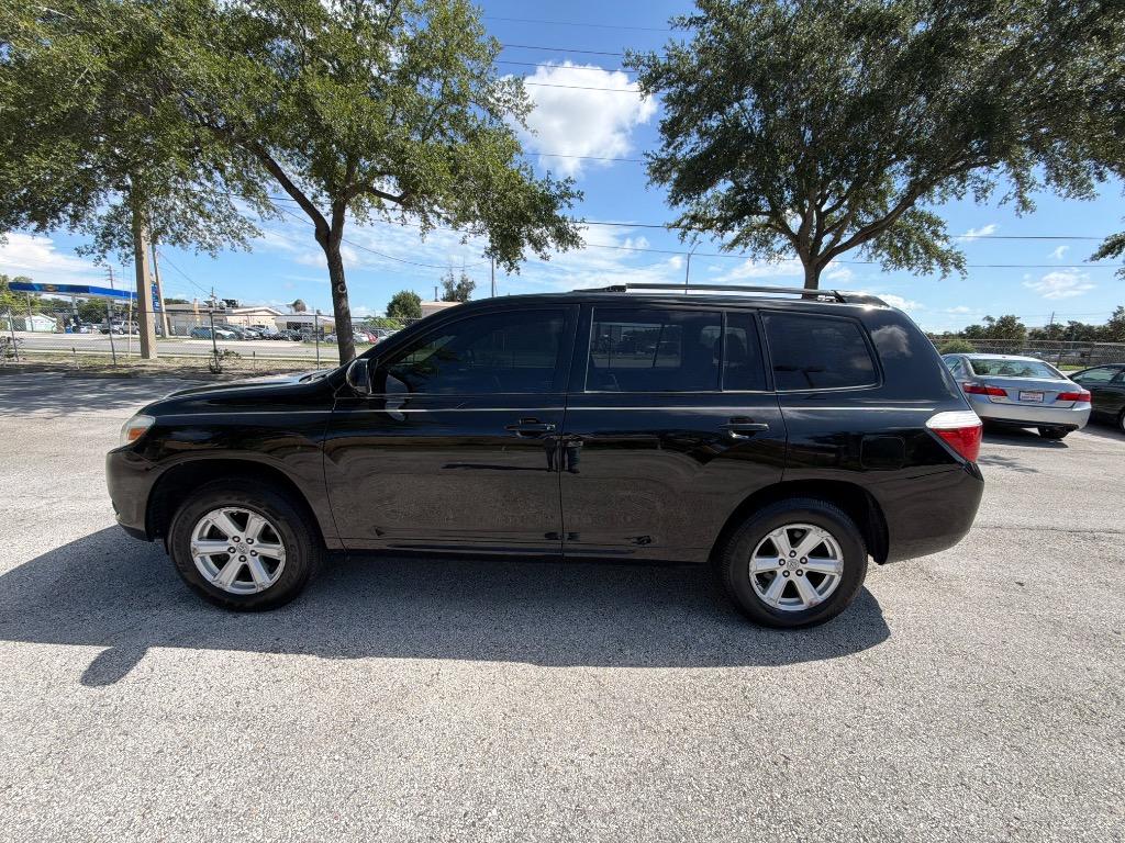 2010 Toyota Highlander - $7,995