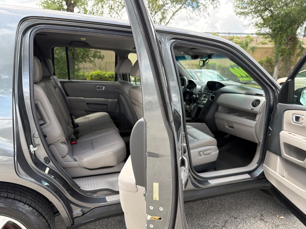 2013 Honda Pilot - $8,995