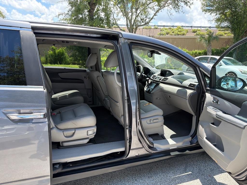 2015 Honda Odyssey - $7,995