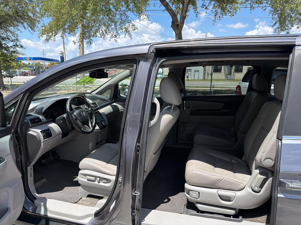 2015 Honda Odyssey - $7,995