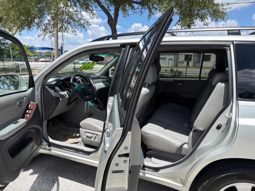 2004 Toyota Highlander - $6,495