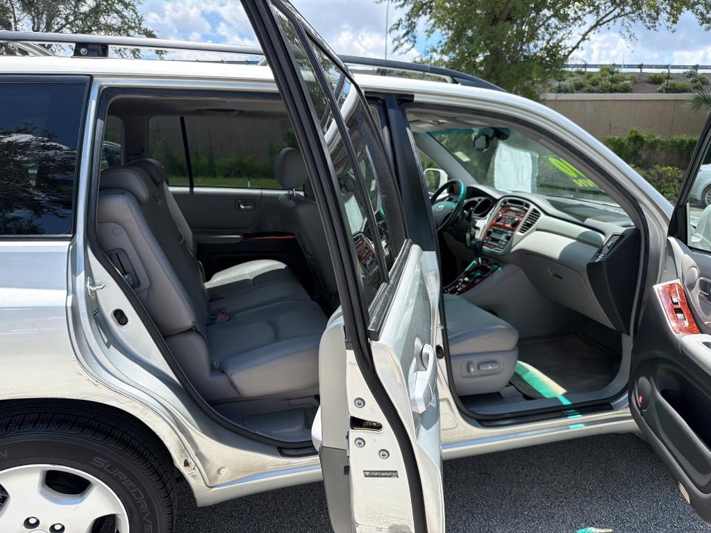 2004 Toyota Highlander - $6,495