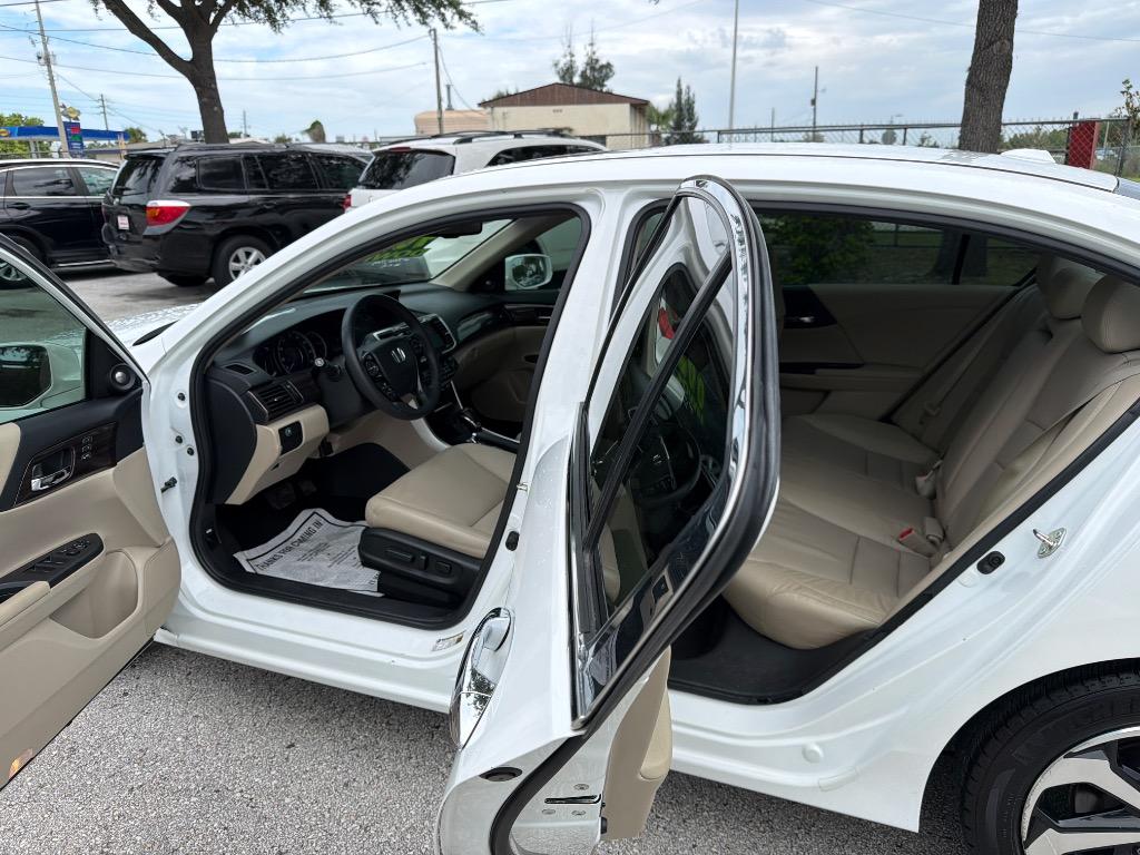 2016 Honda Accord - $9,995