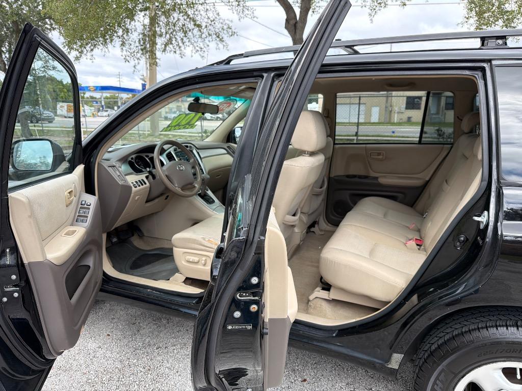 2007 Toyota Highlander - $7,495