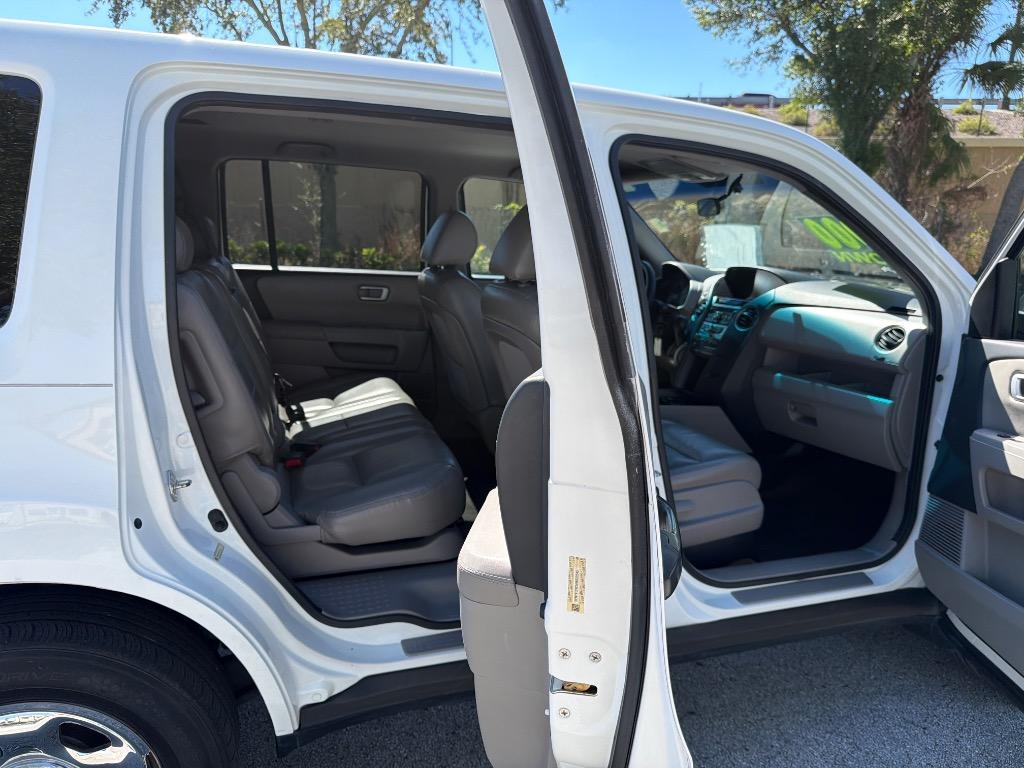 2014 Honda Pilot - $8,995