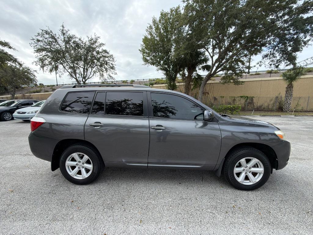 2010 Toyota Highlander - $8,995
