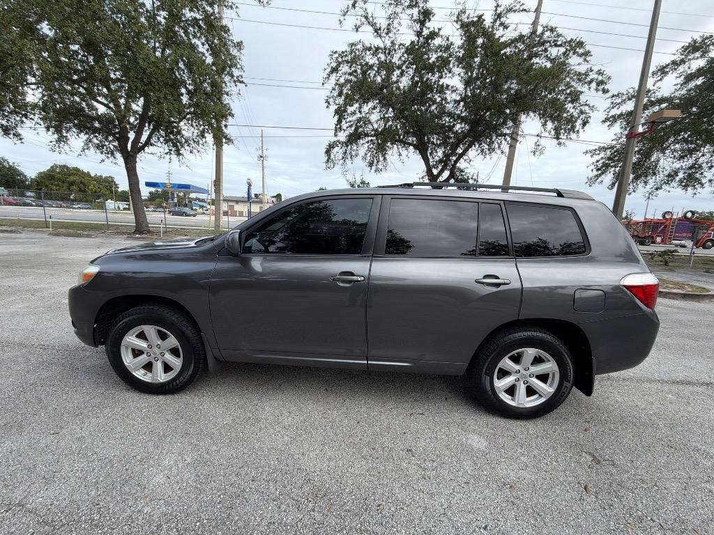 2010 Toyota Highlander - $8,995