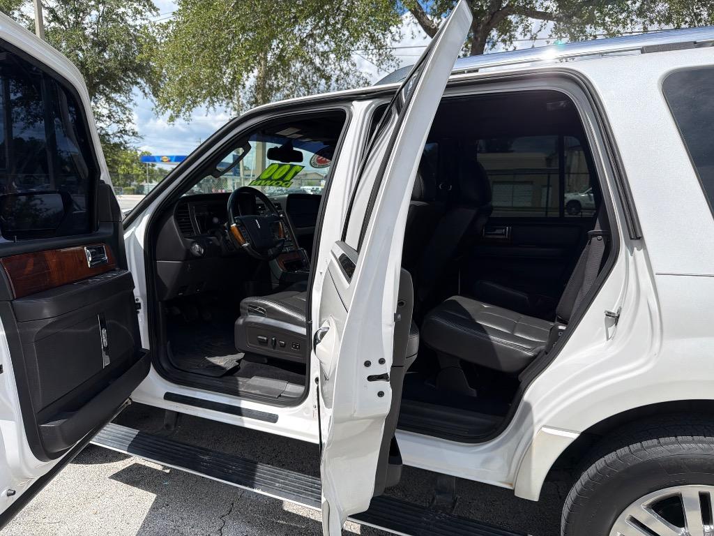 2011 Lincoln Navigator - $7,995