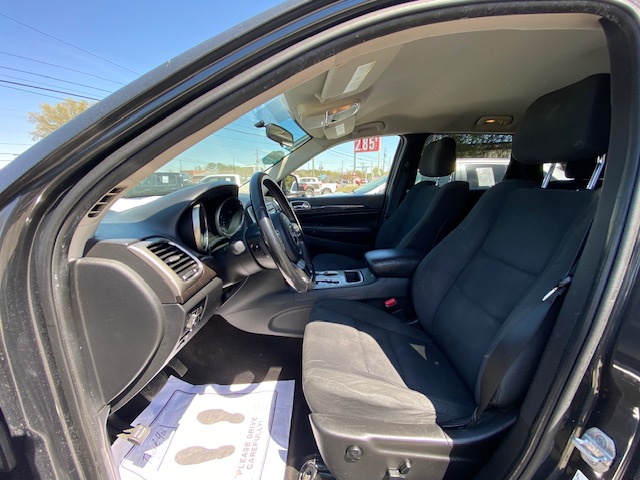2011 Jeep Grand Cherokee Laredo photo
