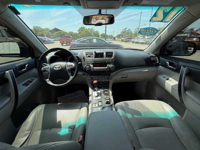 2012 Toyota Highlander - $13,950