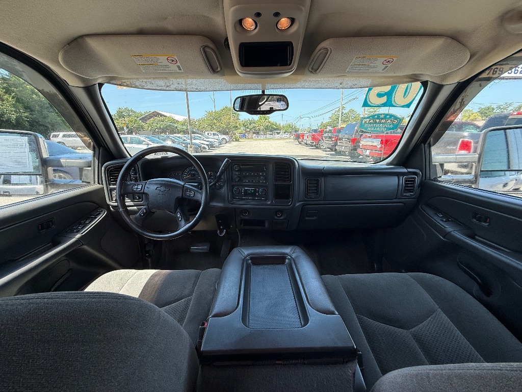 2005 Chevrolet Silverado 3500 - $20,450