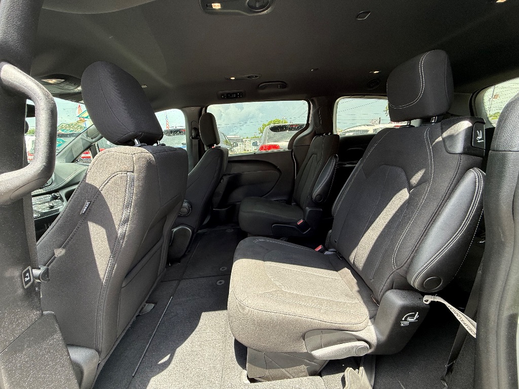 2021 Chrysler Pacifica - $17,950