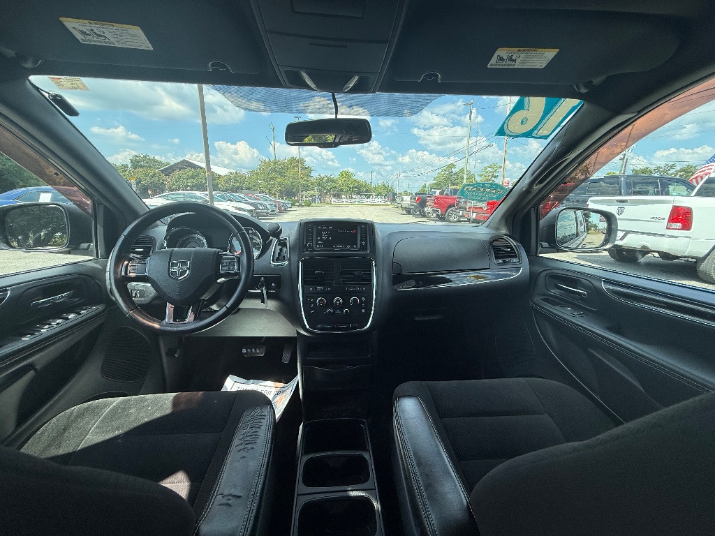 2016 Dodge Grand Caravan - $7,950