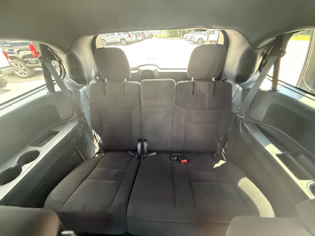 2016 Dodge Grand Caravan - $7,950