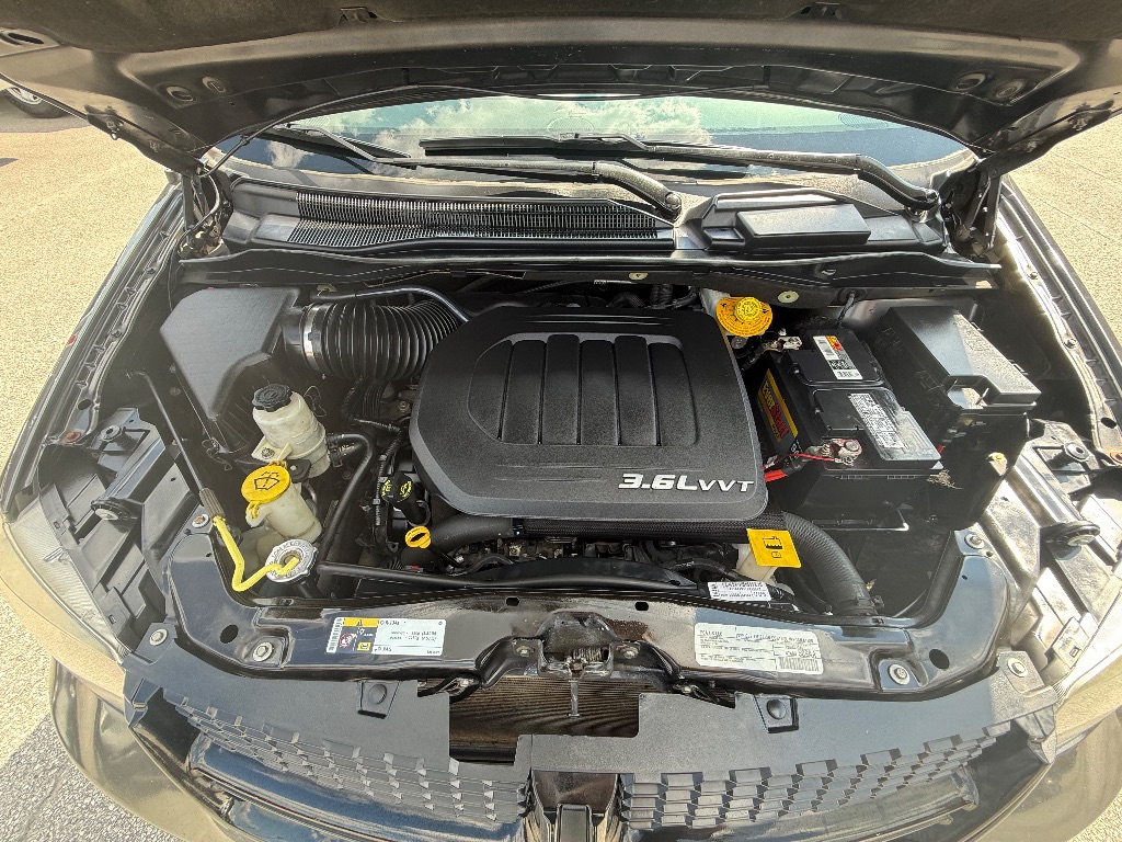 2016 Dodge Grand Caravan - $7,950
