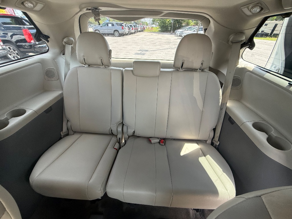 2013 Toyota Sienna - $10,950