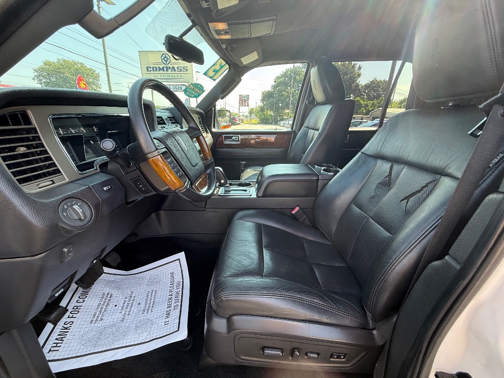 2013 Lincoln Navigator - $10,450