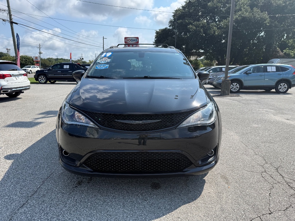 2019 Chrysler Pacifica - $14,950