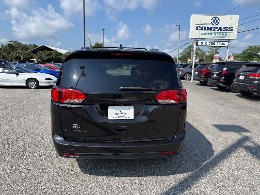 2019 Chrysler Pacifica - $14,950